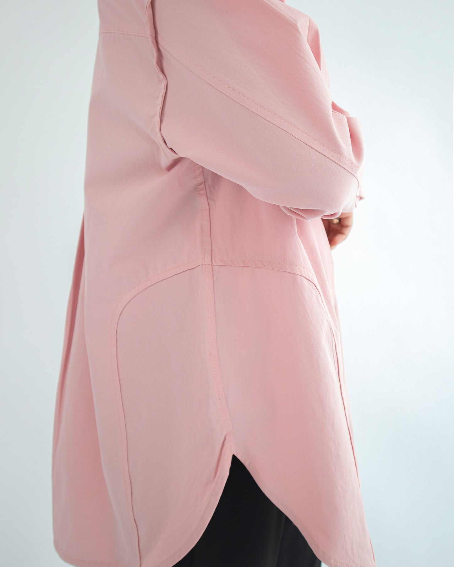 KAIAHATI - Kemeja Oversized Sisi Lipatan Stovia Pink Lembut