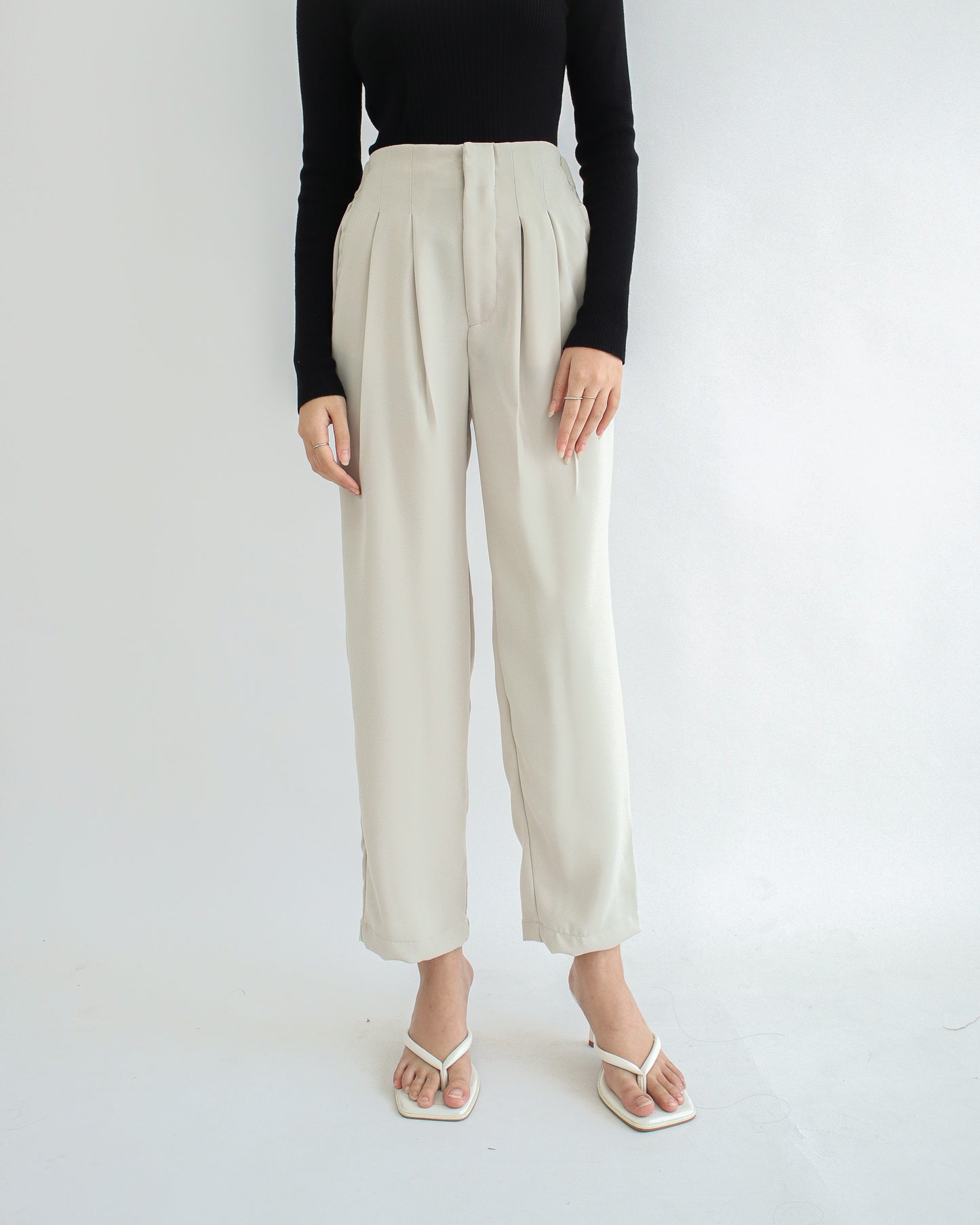 Tatia Highwaisted Ankle Pants With Darts