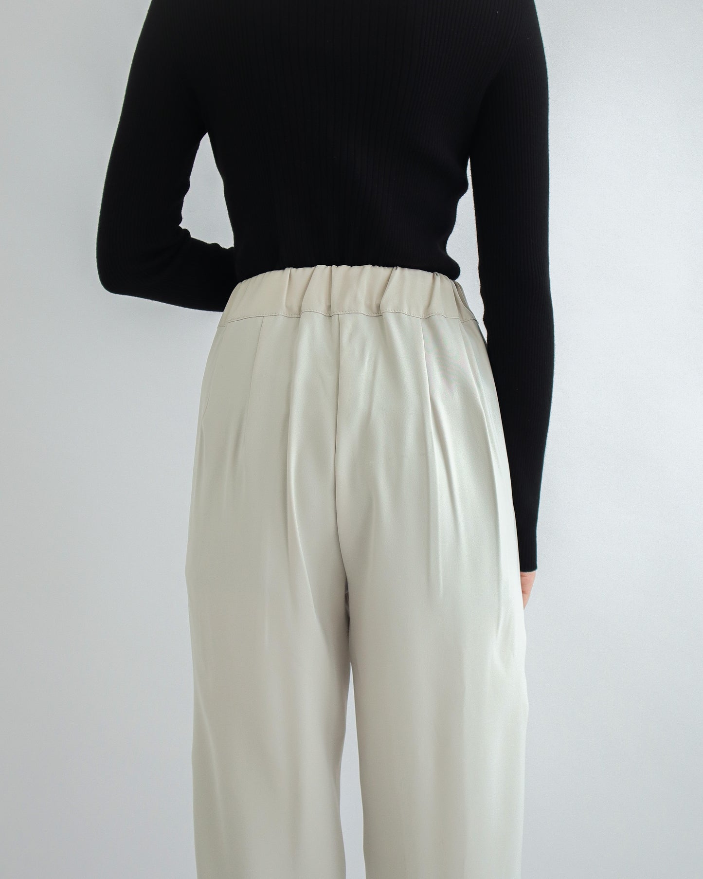 Tatia Highwaisted Ankle Pants With Darts