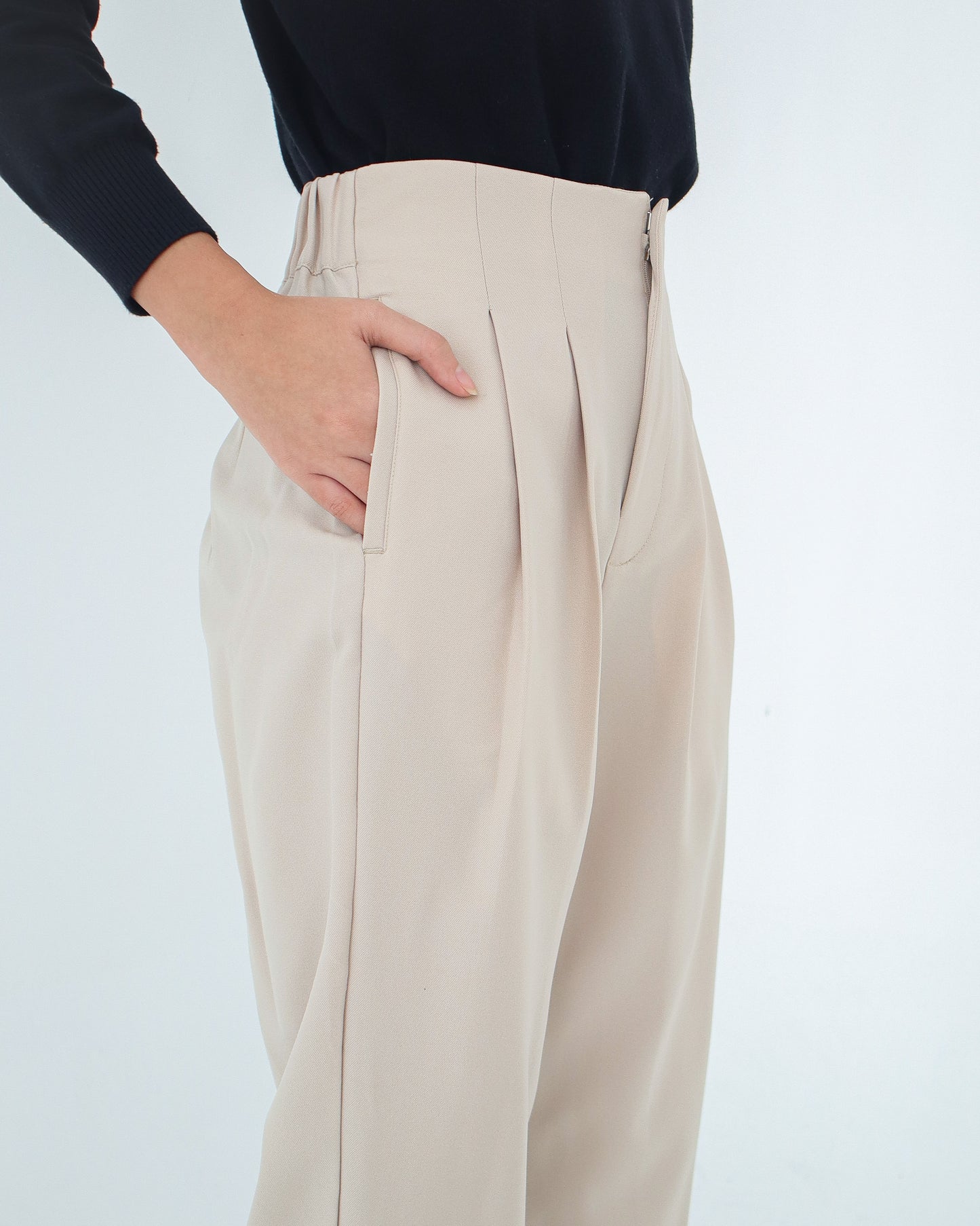 Tatia Highwaisted Ankle Pants