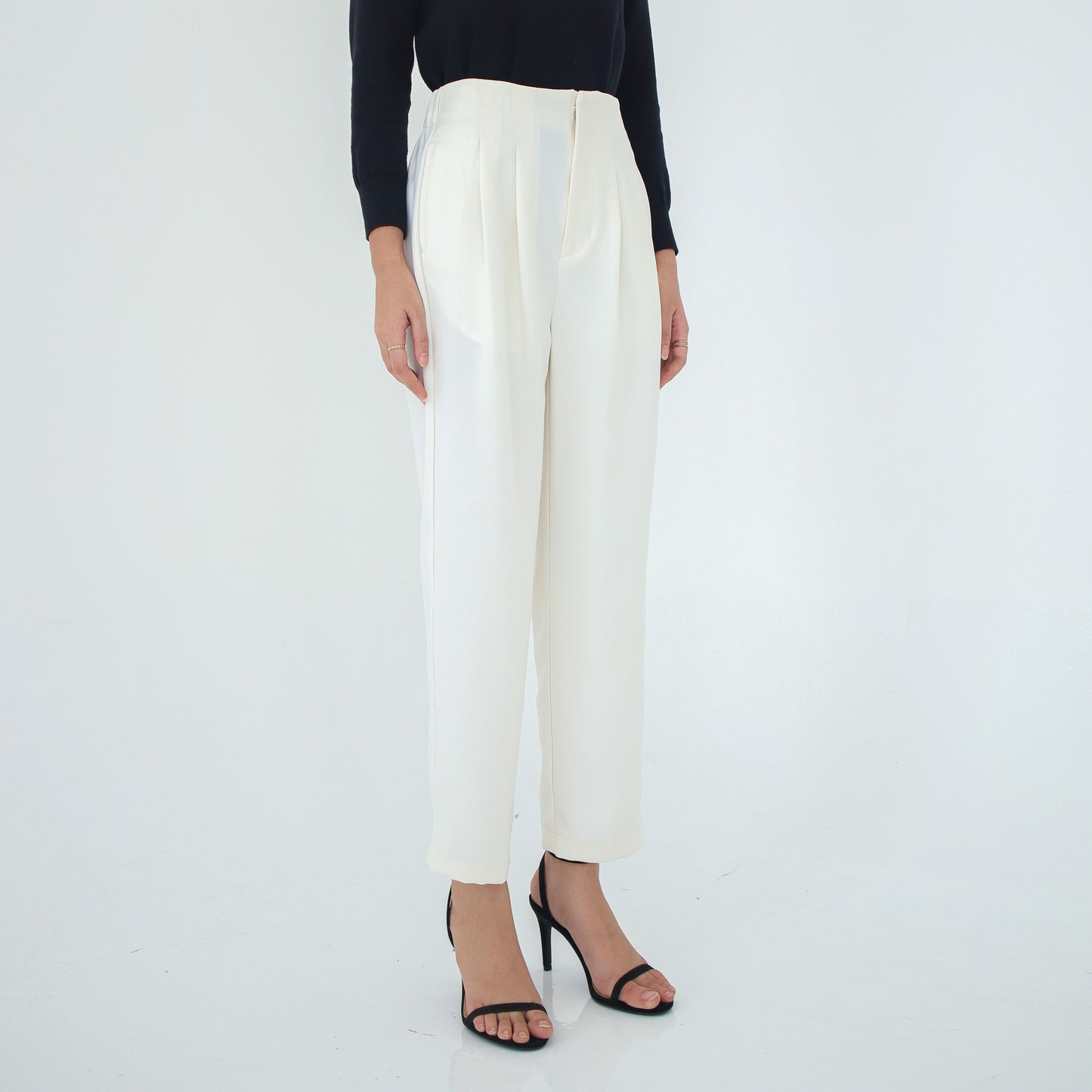 Tatia Highwaisted Ankle Pants with Darts