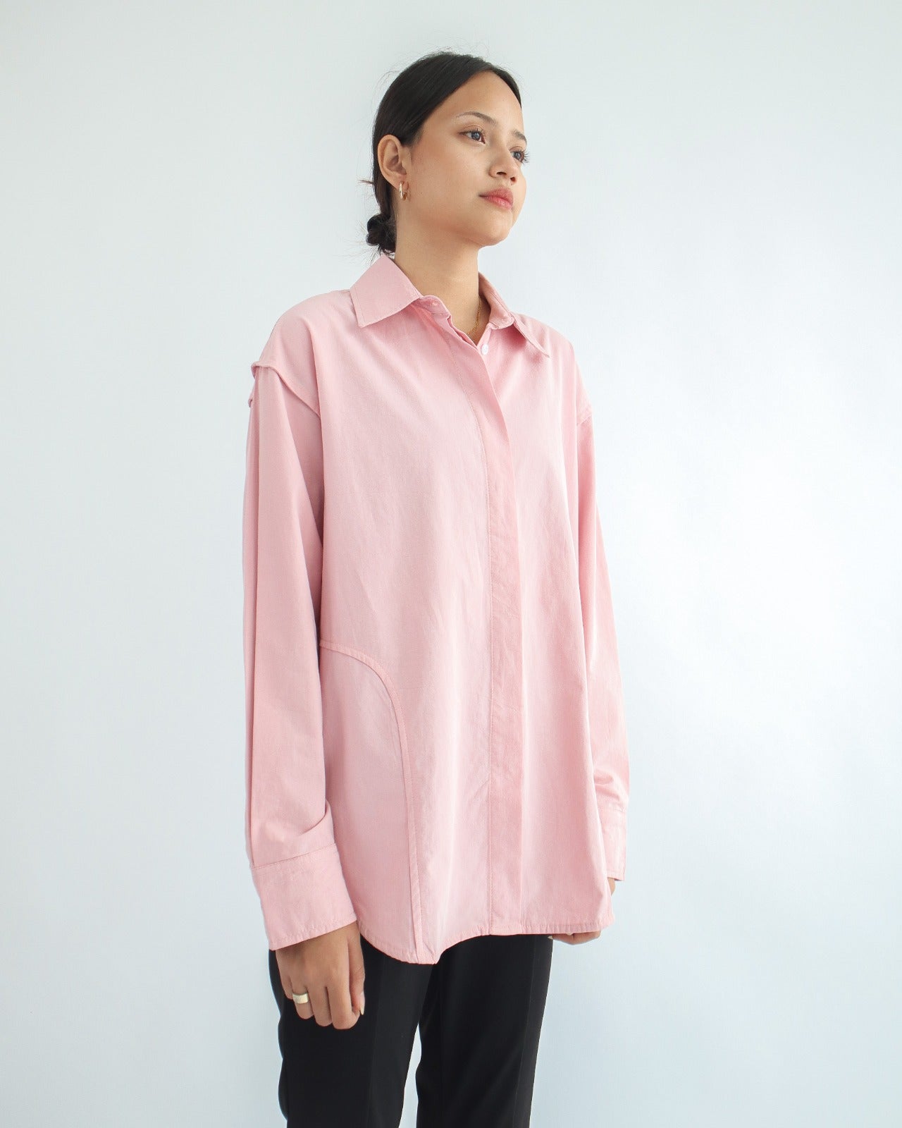 KAIAHATI - Kemeja Oversized Sisi Lipatan Stovia Pink Lembut
