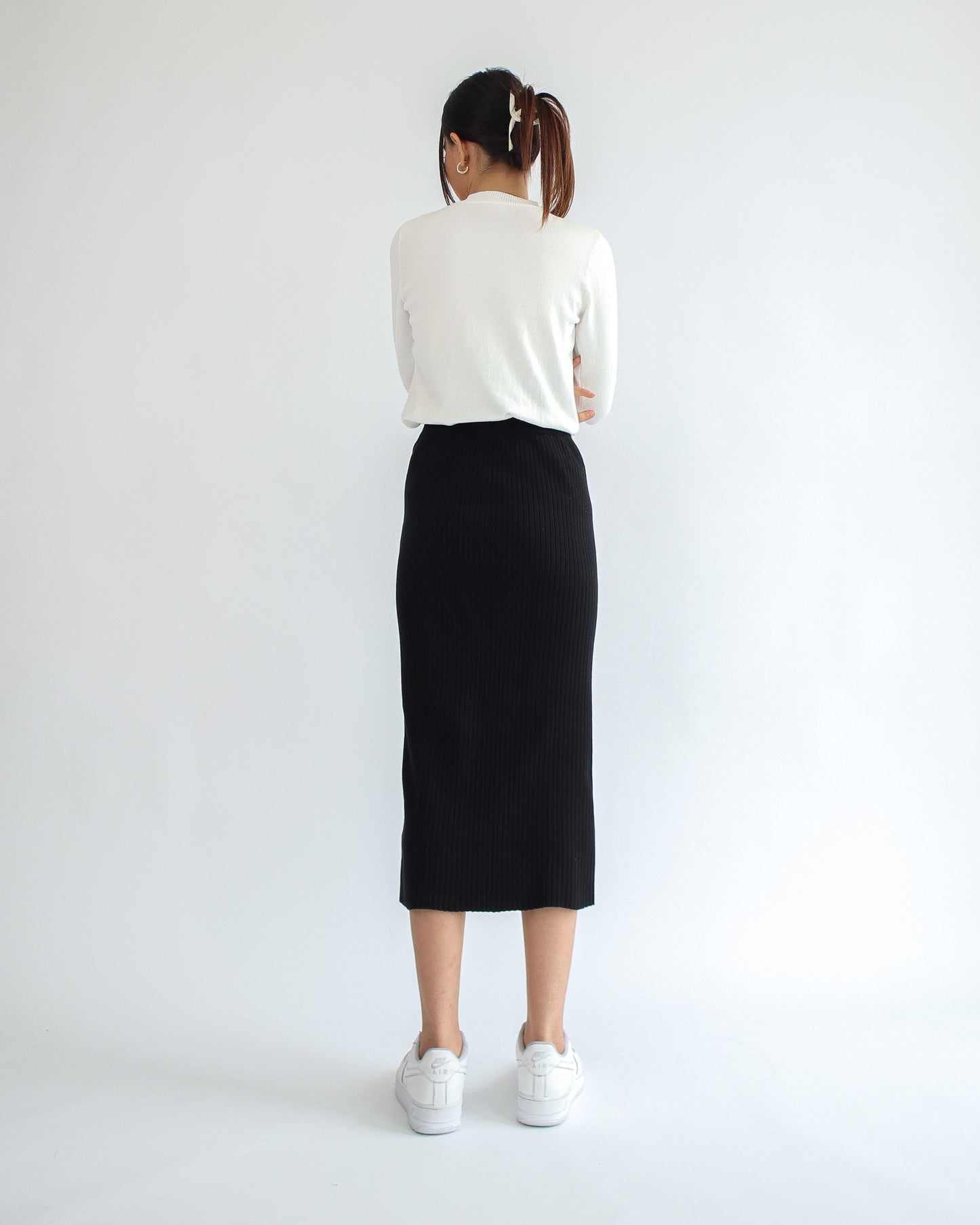Sofia Ribbed Midi Skirt - Black