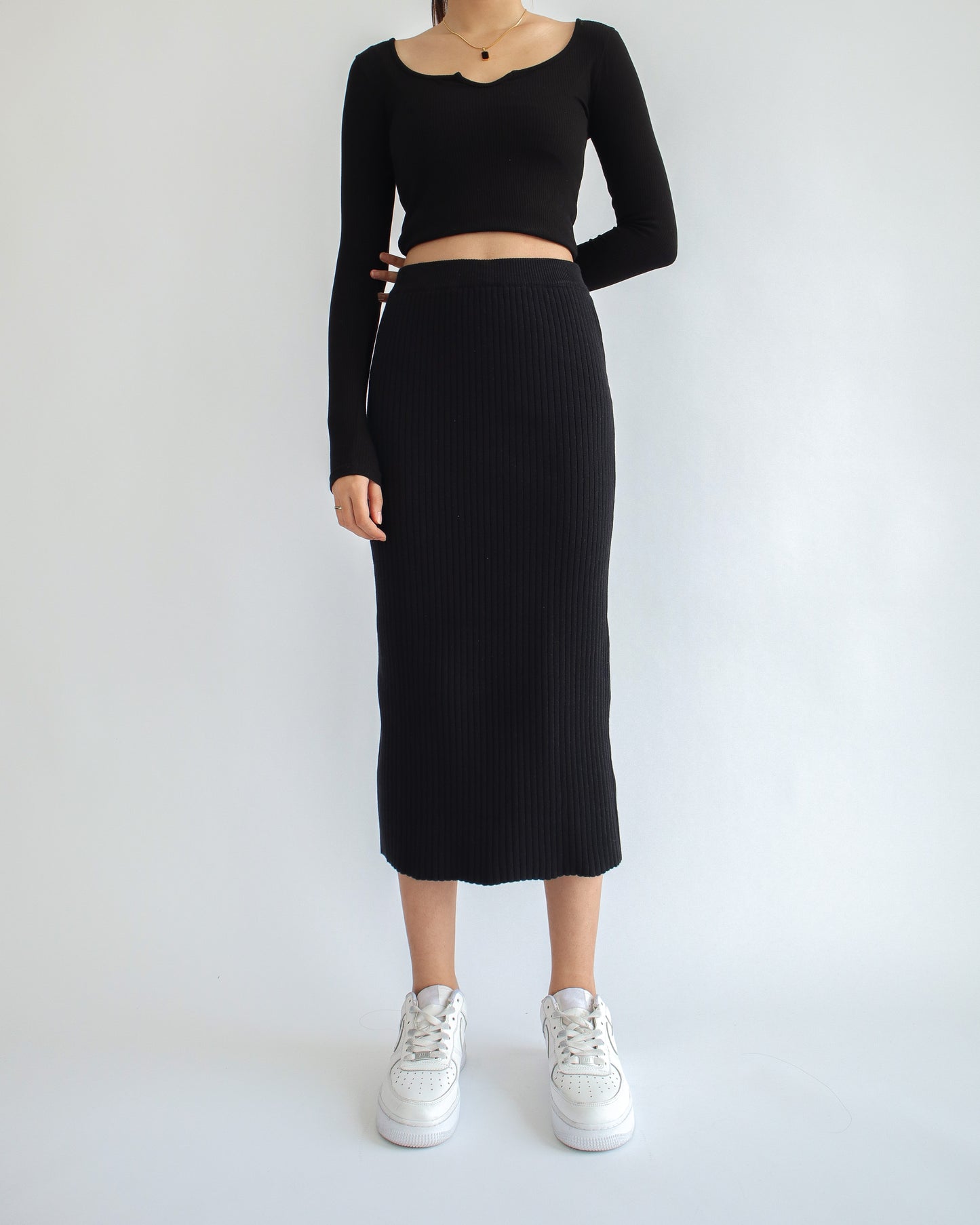 Sofia Ribbed Midi Skirt - Black