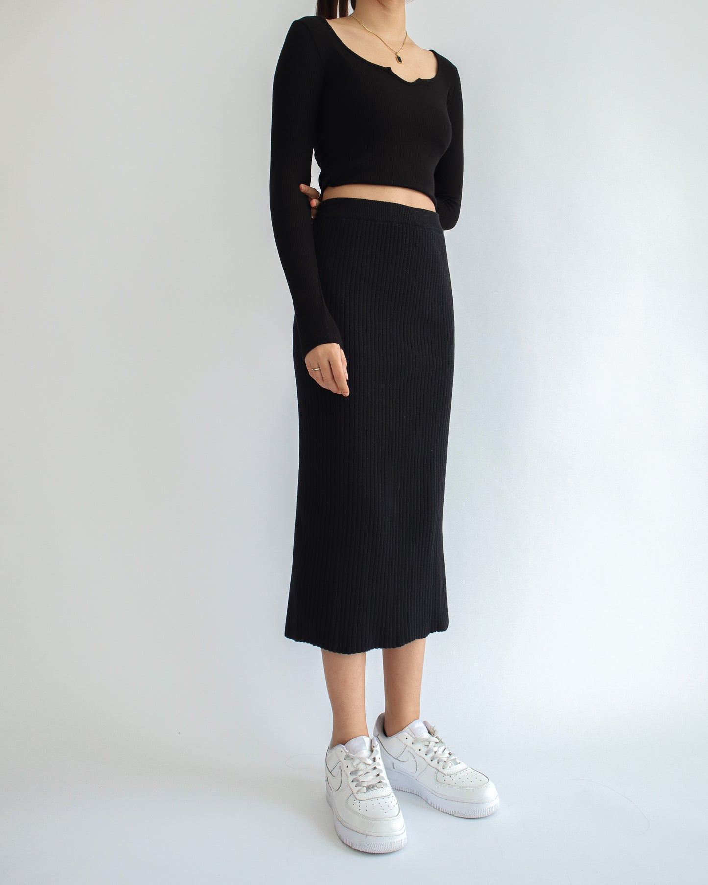 Sofia Ribbed Midi Skirt - Black
