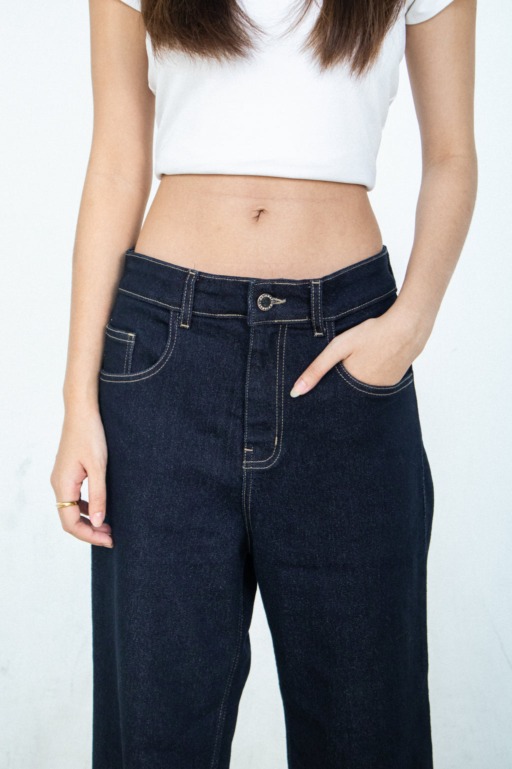Oia Straight Jeans [PRE-ORDER]