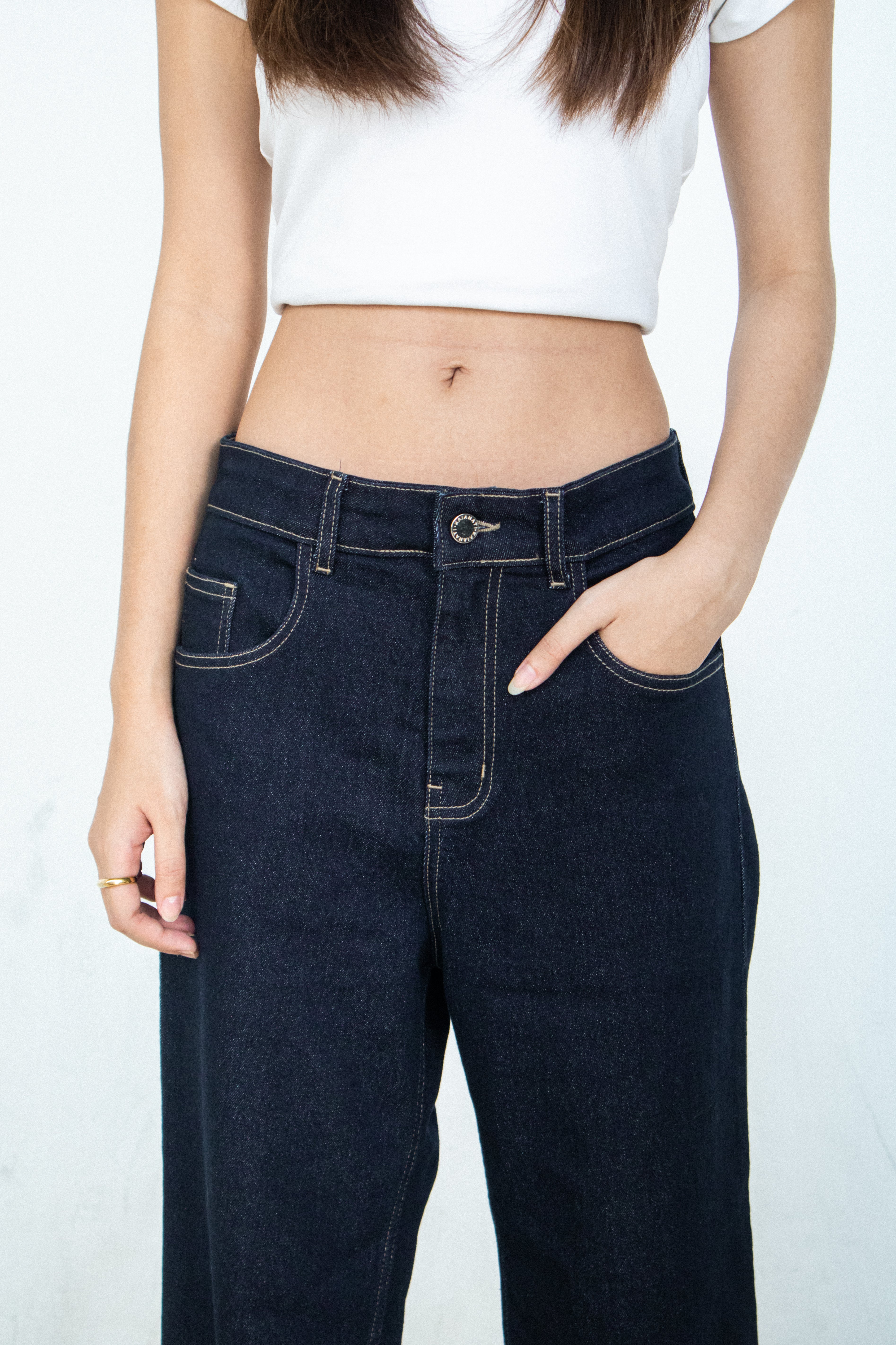 Oia Straight Jeans [PRE-ORDER]