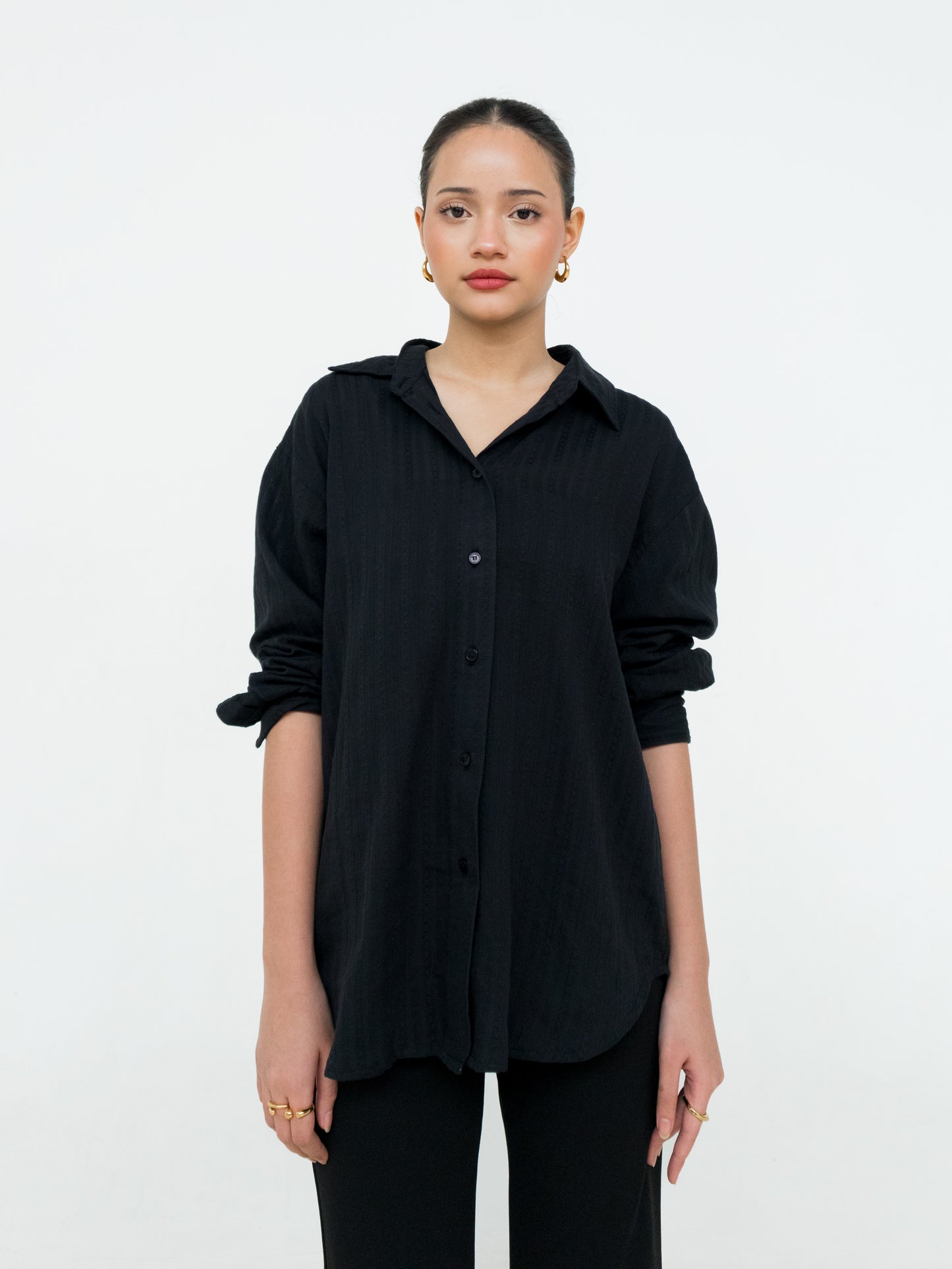Alicia Embroidery Oversized Shirt Black