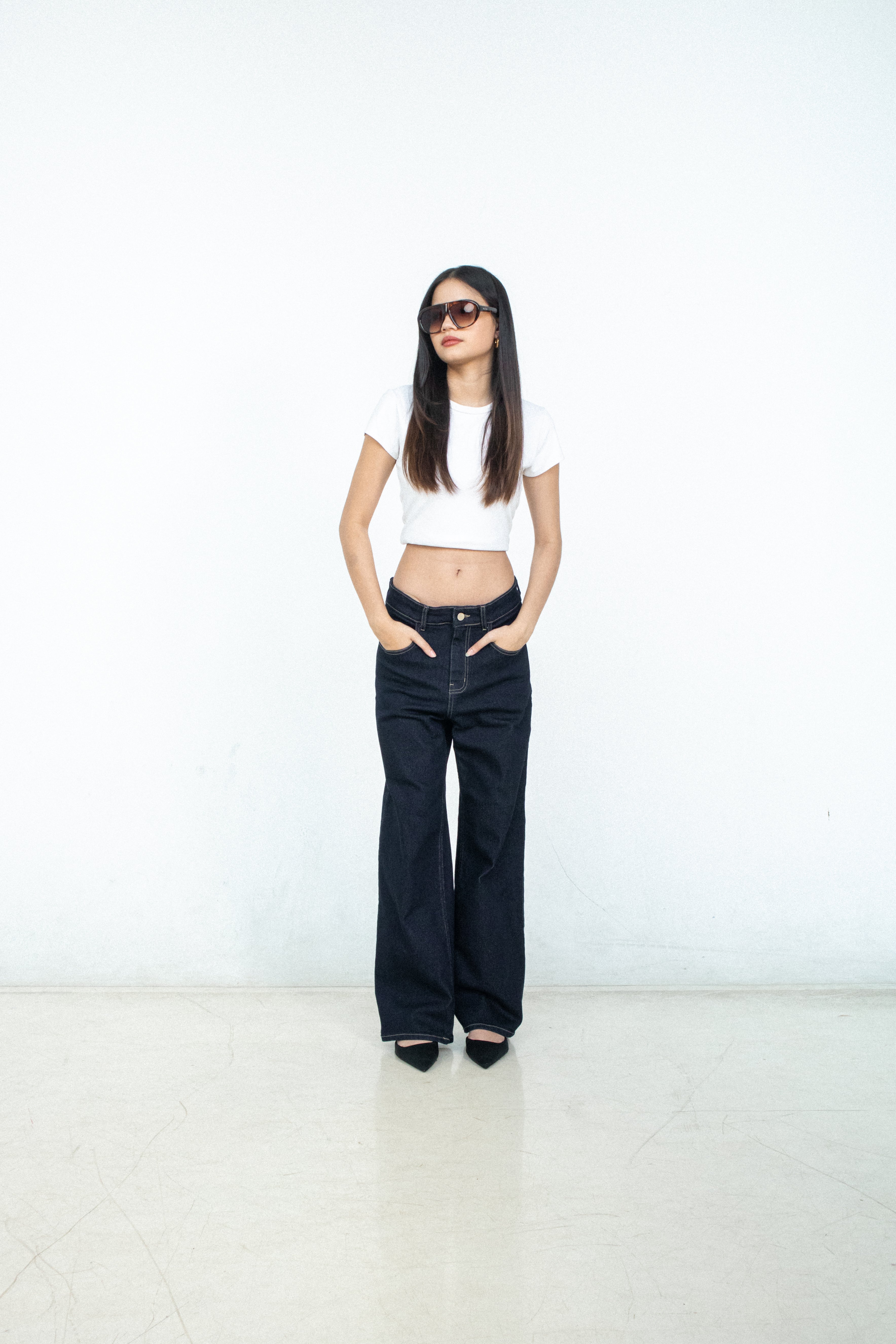 Oia Straight Jeans [PRE-ORDER]