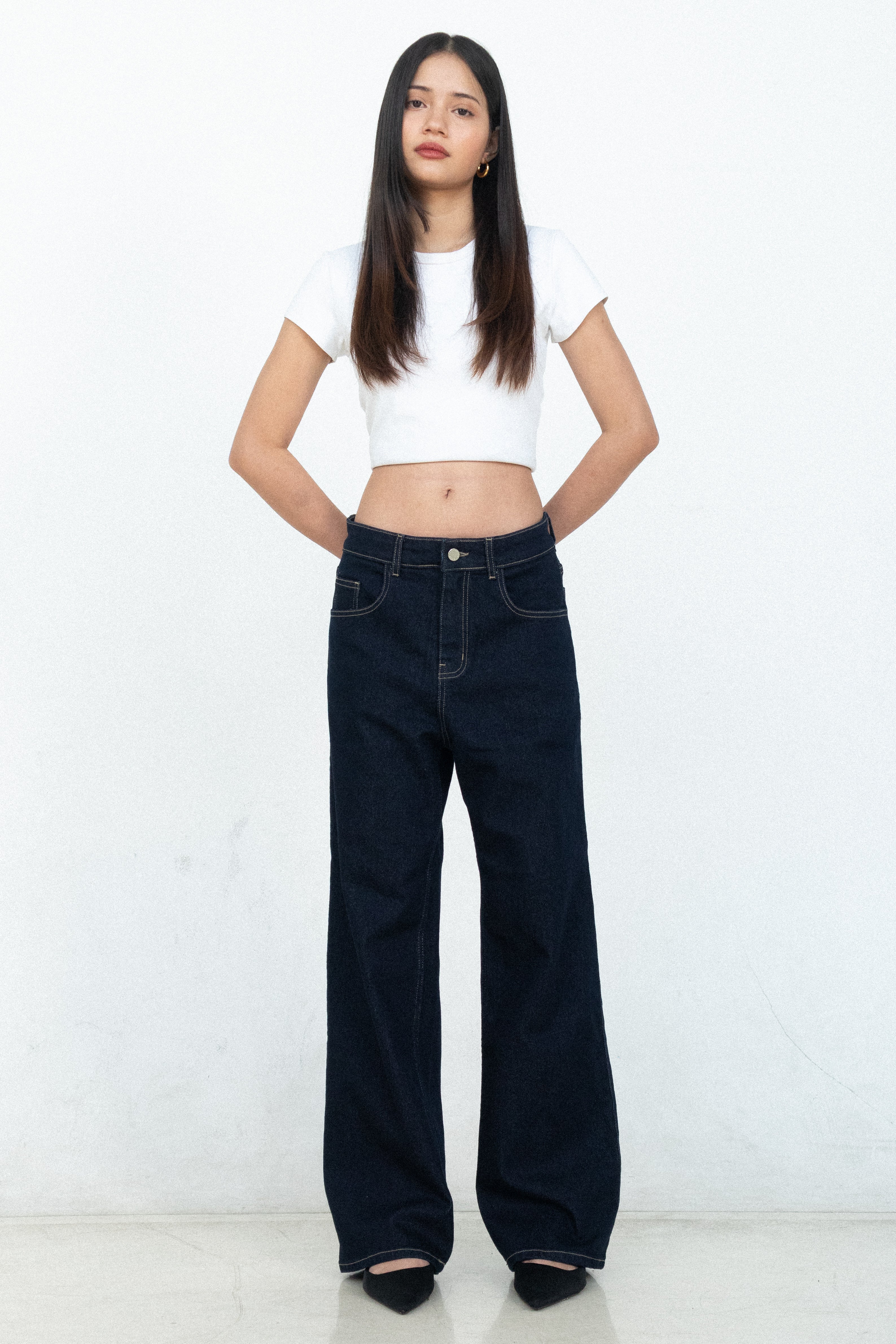 Oia Straight Jeans [PRE-ORDER]