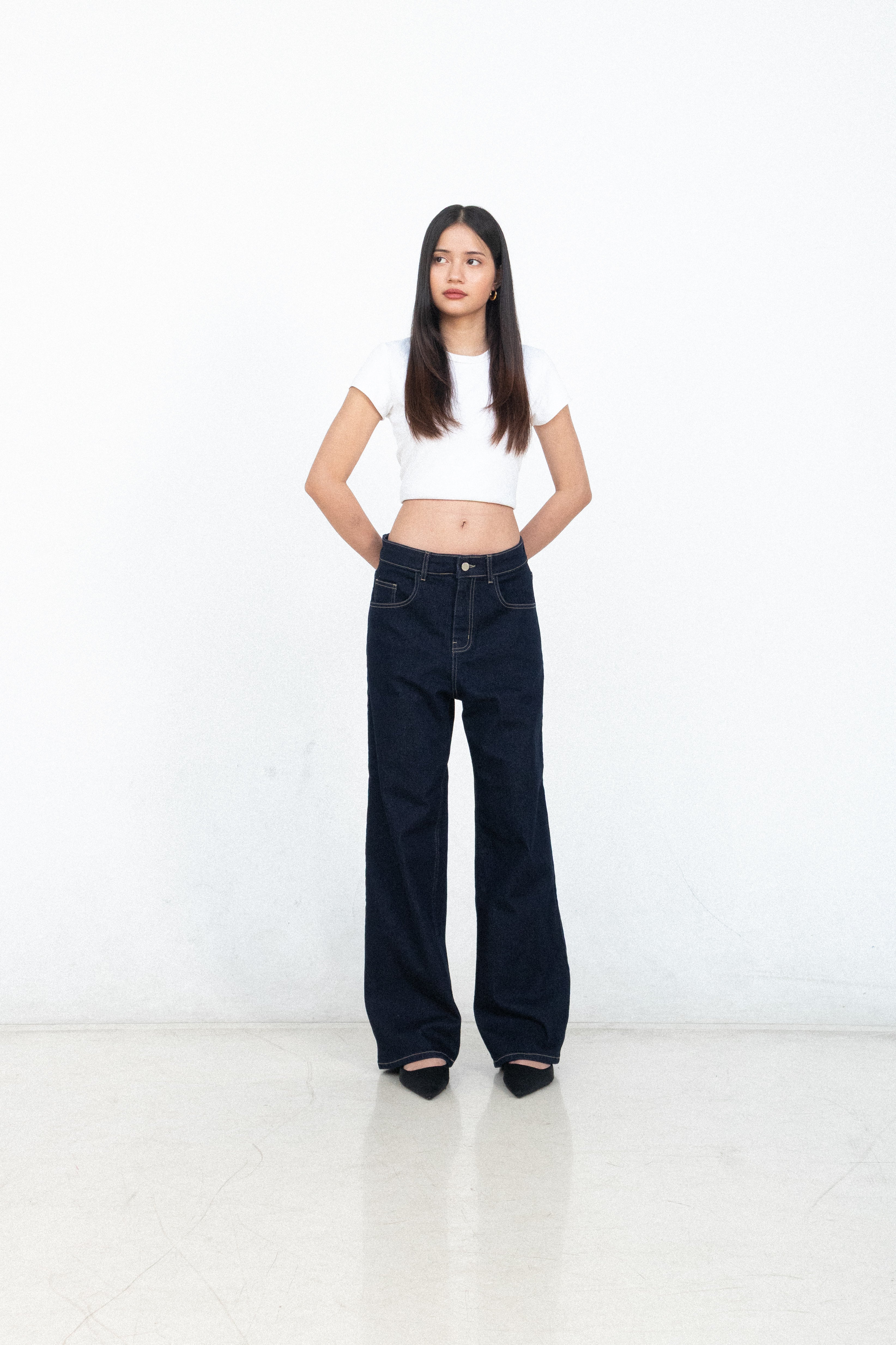 Oia Straight Jeans [PRE-ORDER]