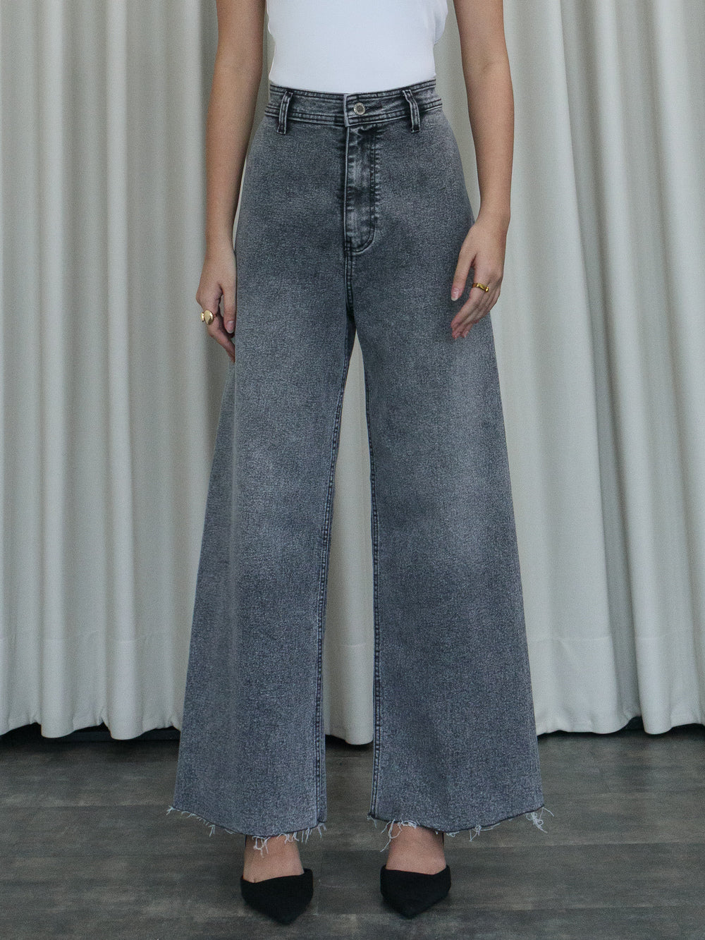 KAIAHATI - Gia Wide Leg Jeans Grey Wash