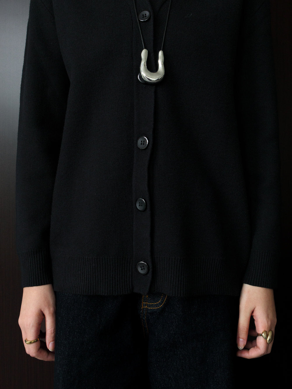 Kia Basic V-neck Cardigan - Black