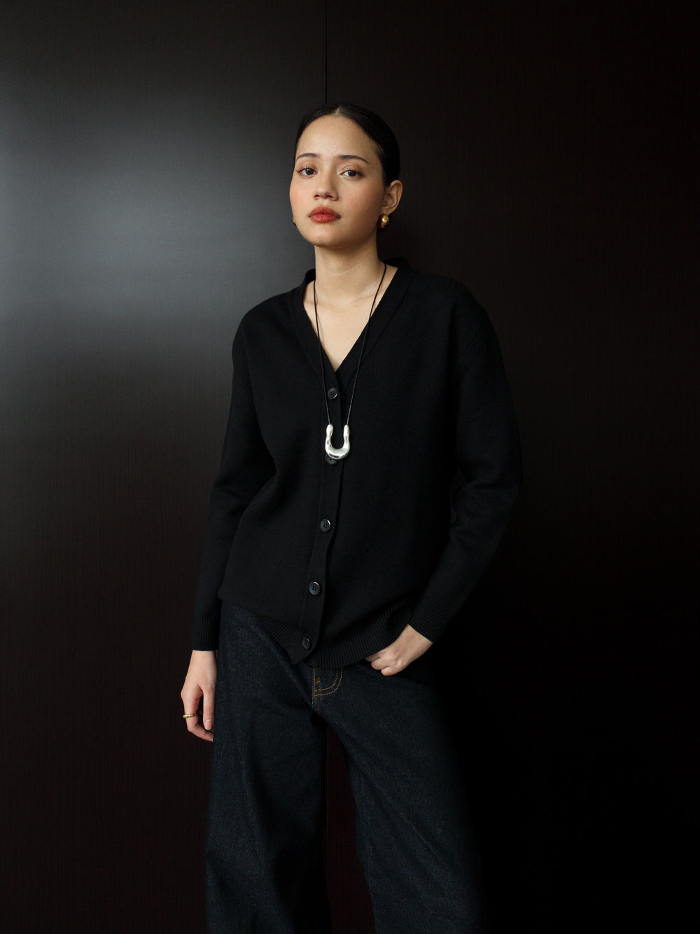 Kia Basic V-neck Cardigan - Black