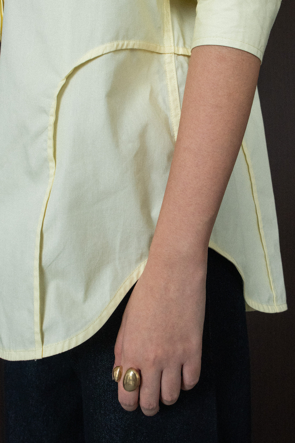 𝗦𝘁𝗼𝘃𝗶𝗮 𝗖𝗿𝗲𝗮𝘀𝗲 𝗦𝗶𝗱𝗲 𝗢𝘃𝗲𝗿𝘀𝗶𝘇𝗲𝗱 𝗦𝗵𝗶𝗿𝘁 - Butter Yellow