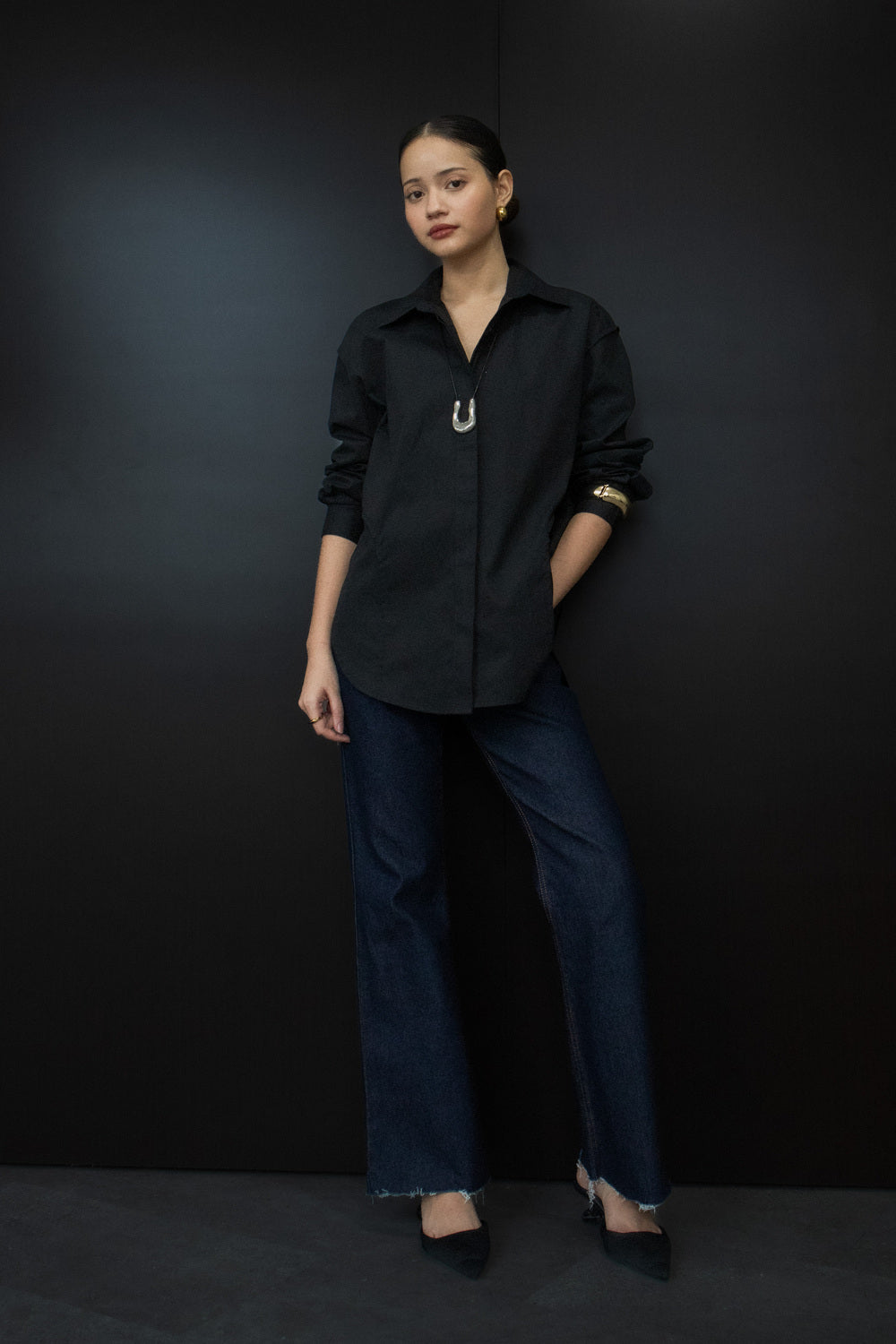 𝗦𝘁𝗼𝘃𝗶𝗮 𝗖𝗿𝗲𝗮𝘀𝗲 𝗦𝗶𝗱𝗲 𝗢𝘃𝗲𝗿𝘀𝗶𝘇𝗲𝗱 𝗦𝗵𝗶𝗿𝘁 - Black