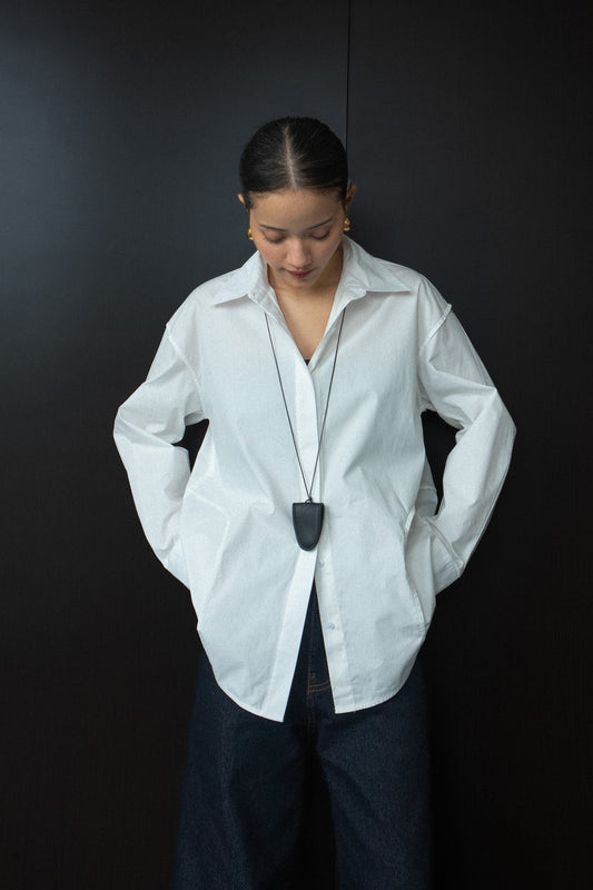 𝗦𝘁𝗼𝘃𝗶𝗮 𝗖𝗿𝗲𝗮𝘀𝗲 𝗦𝗶𝗱𝗲 𝗢𝘃𝗲𝗿𝘀𝗶𝘇𝗲𝗱 𝗦𝗵𝗶𝗿𝘁 -  White