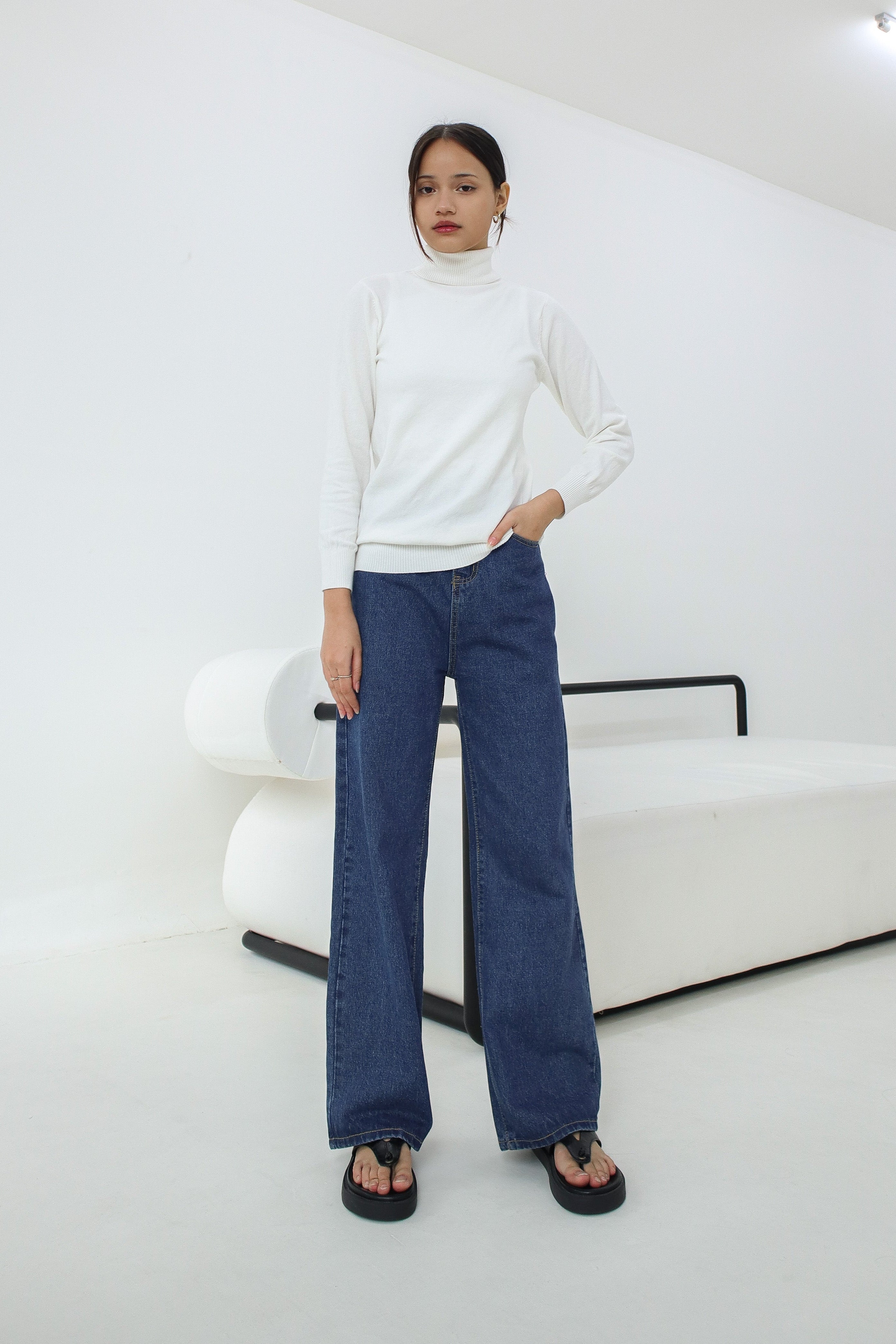 Bia High Neck